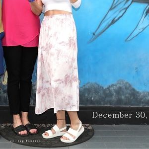 Flowy dynamite skirt